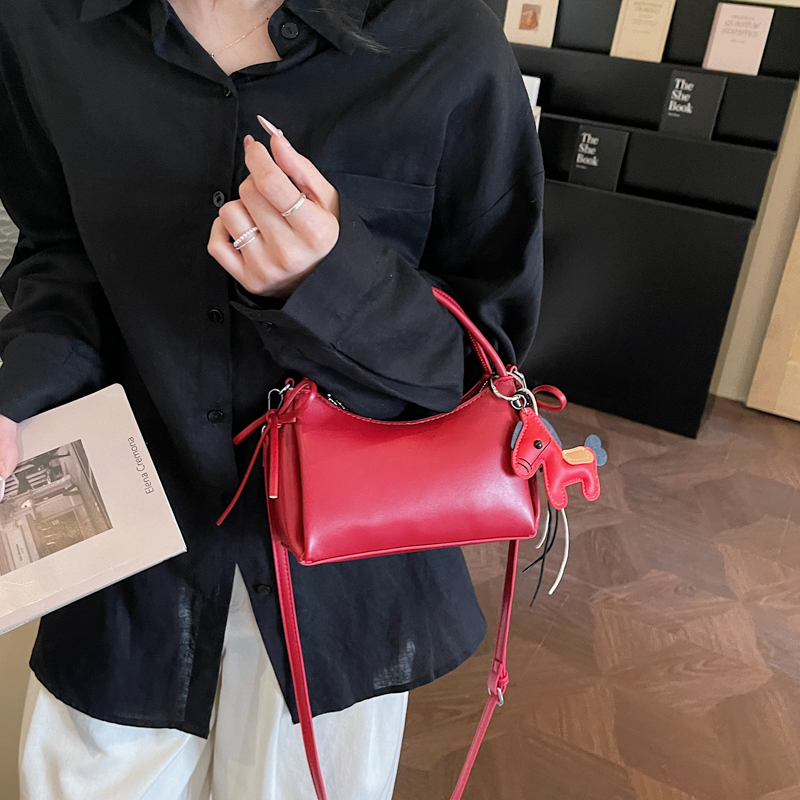 حقيبة يد نسائية بتصميم حصان ال - مراجعة Women'S Fashion Boutique وسعره