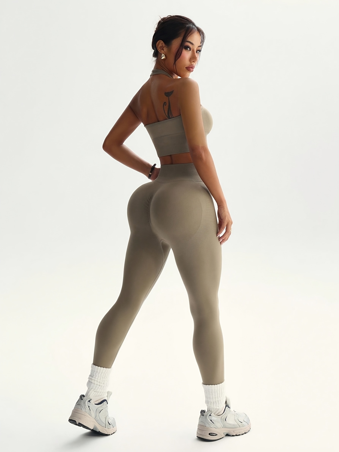 طقم ملابس رياضية نسائية عصري م - مراجعة Women'S Fashion Leggings وسعره